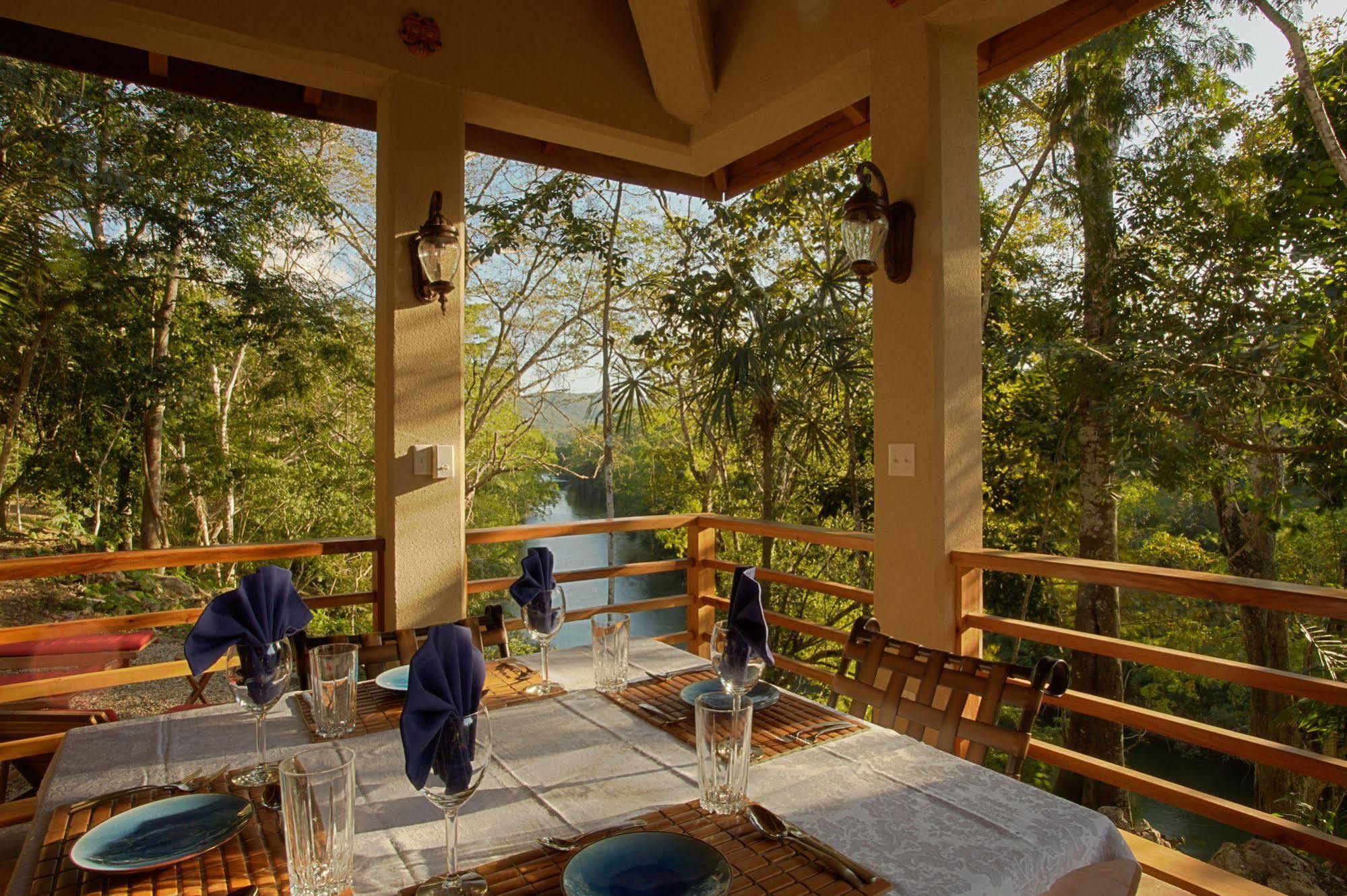 Mystic River Resort San Ignacio Exterior foto